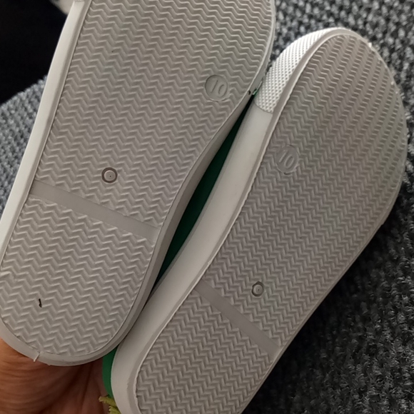 Kids swiggles shoes size 10 - Picture 6 of 6